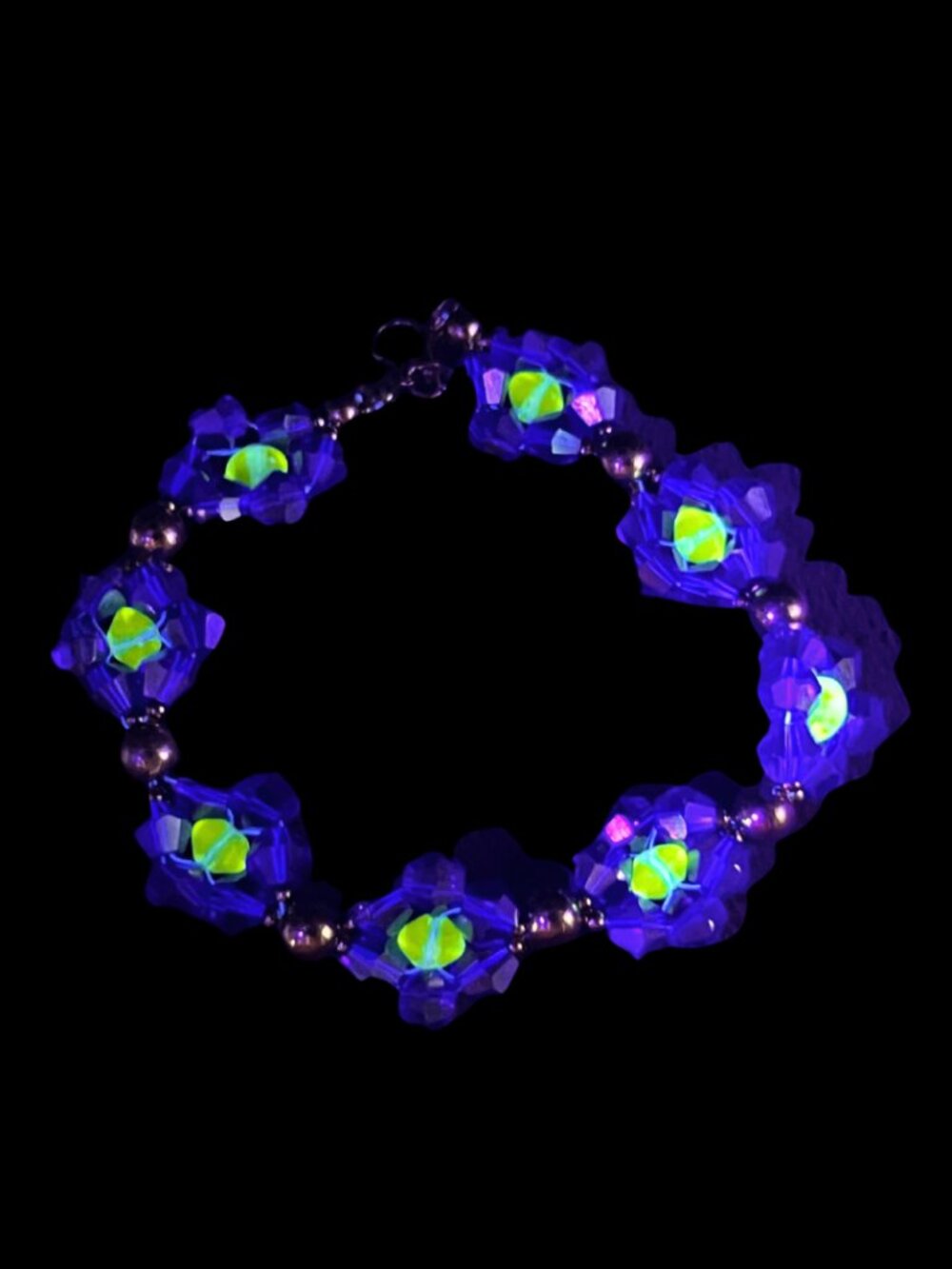 Uranium Glass Beaded Bracelet With Green Glass Faceted Beads 7.5"
